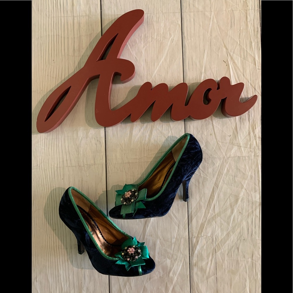 Poetic License Size 6 Dazzling2 Blue Velvet Heels